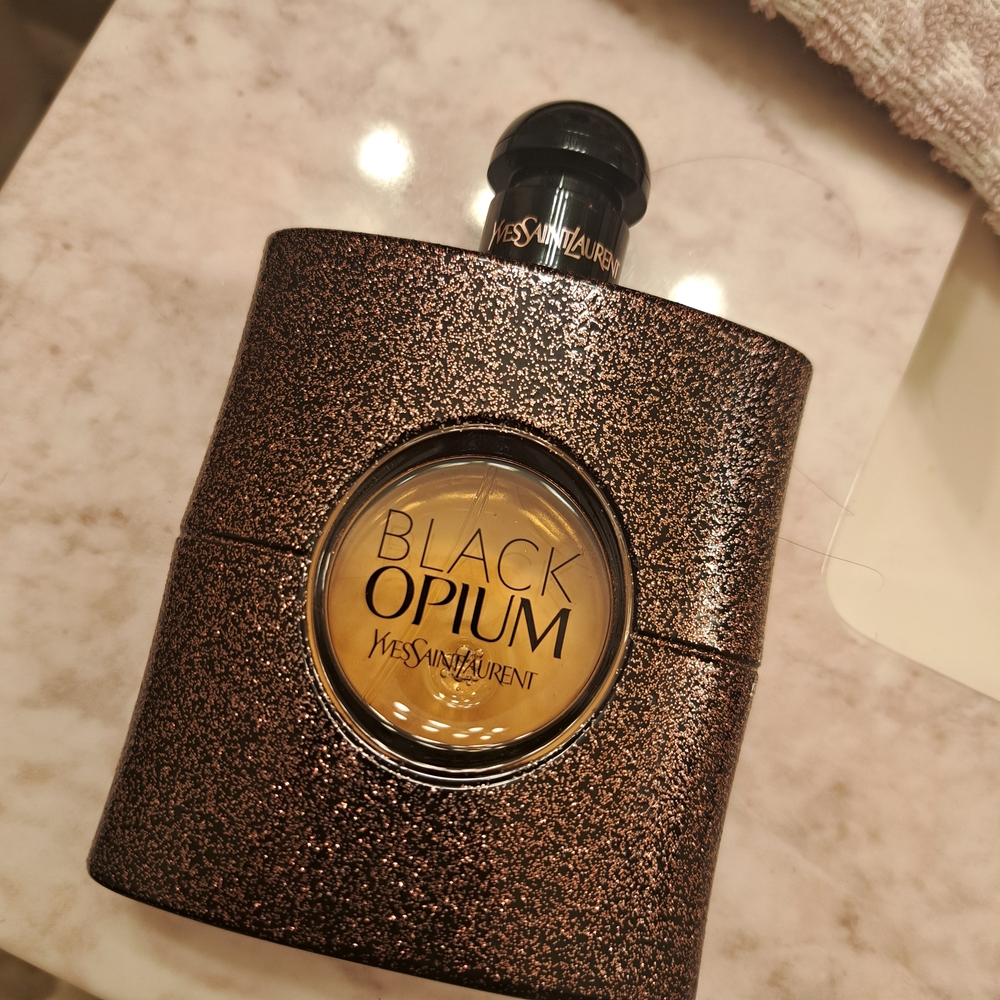 Yves Saint Laurent Black Opium Perfume